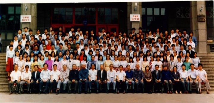 baoyu133永远免费观看化学系1987届毕业留念